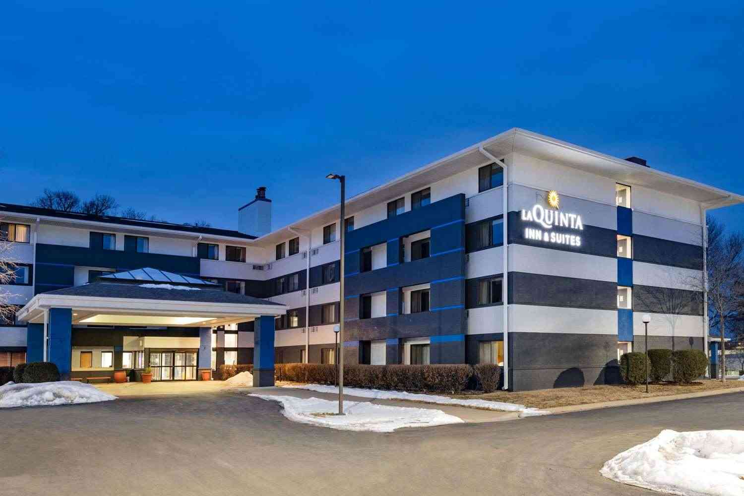 La Quinta Inn & Suites by Wyndham Minneapolis-Minnetonka in Minnetonka, MN