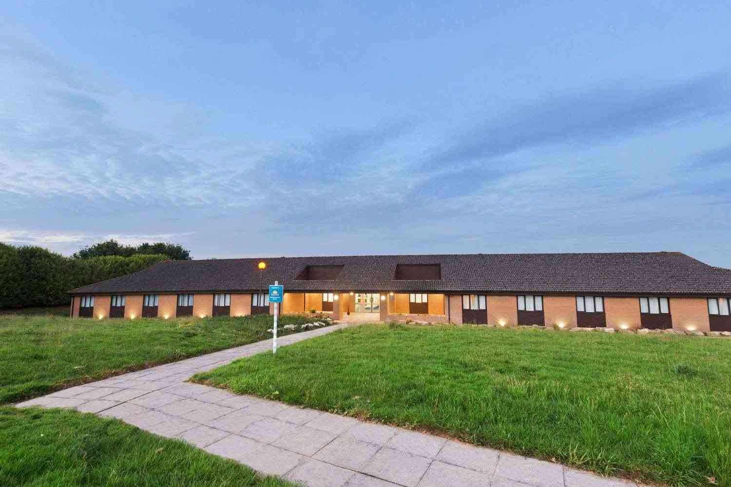 Days Inn by Wyndham Sutton Scotney South in 温彻斯特, GB1