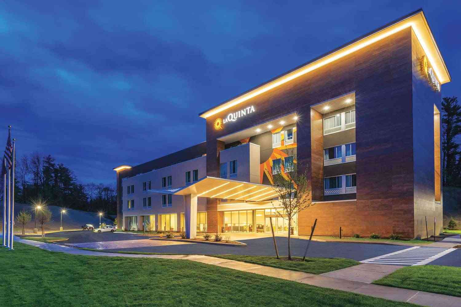 La Quinta Inn & Suites by Wyndham Clifton Park in Clifton Park, NY