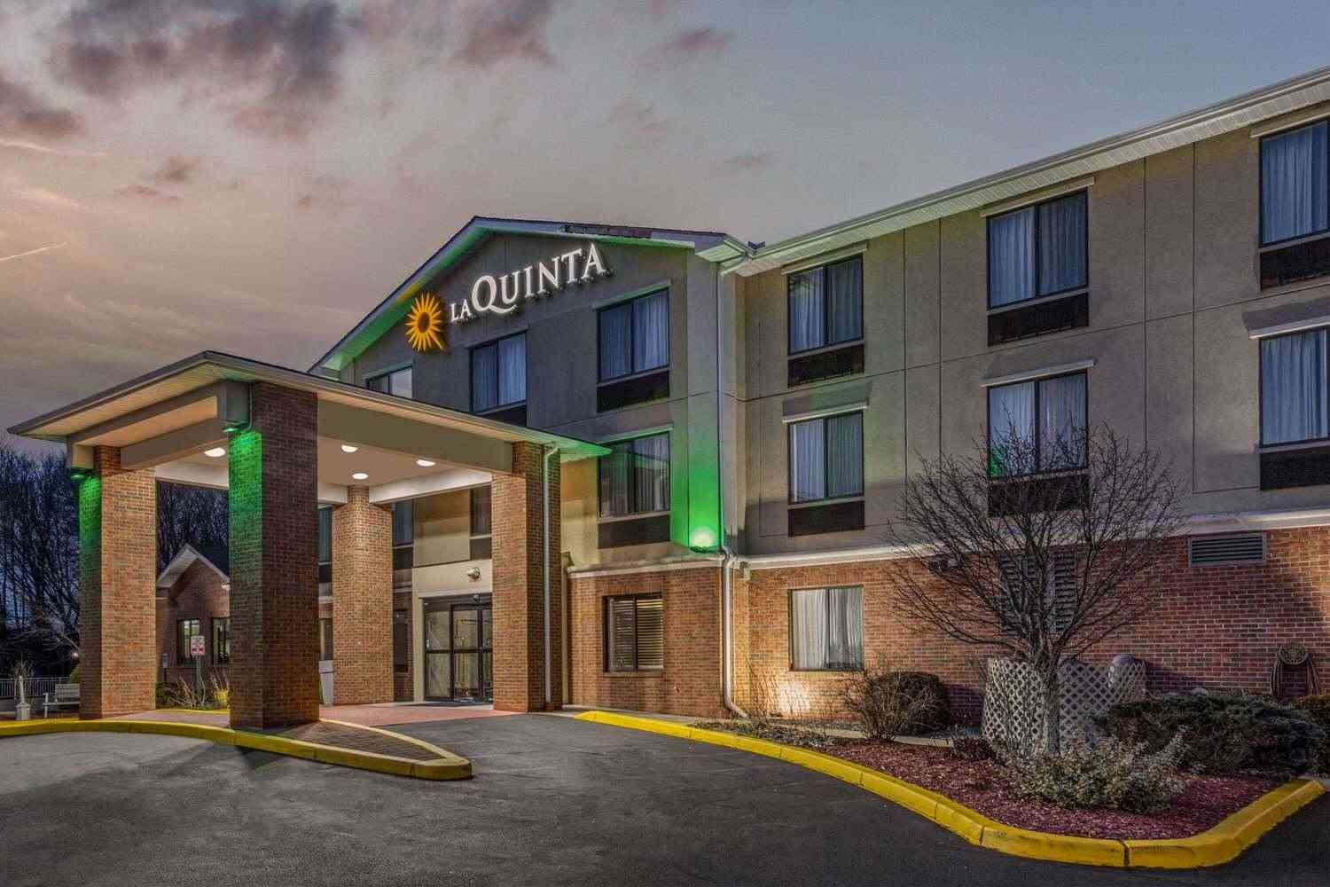 La Quinta Inn & Suites by Wyndham Norwich-Plainfield-Casino in Plainfield, CT