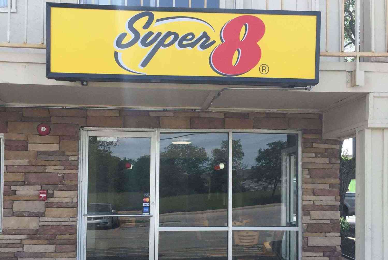 Super 8 by Wyndham Florence in Florence, KY