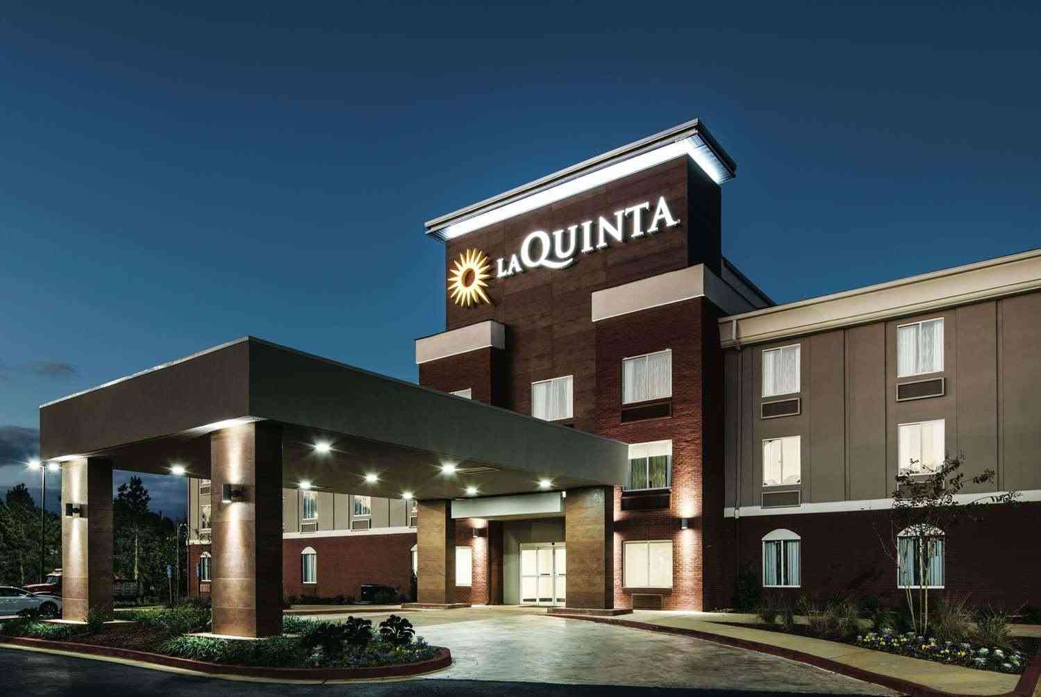 La Quinta Inn & Suites by Wyndham Milledgeville in Milledgeville, GA