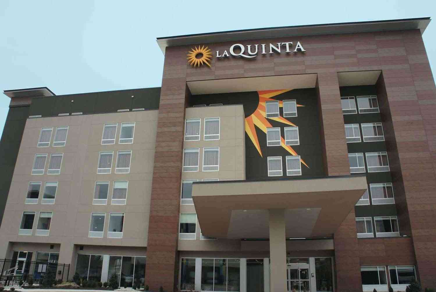 La Quinta Inn & Suites by Wyndham Oklahoma City Airport in Oklahoma City, OK