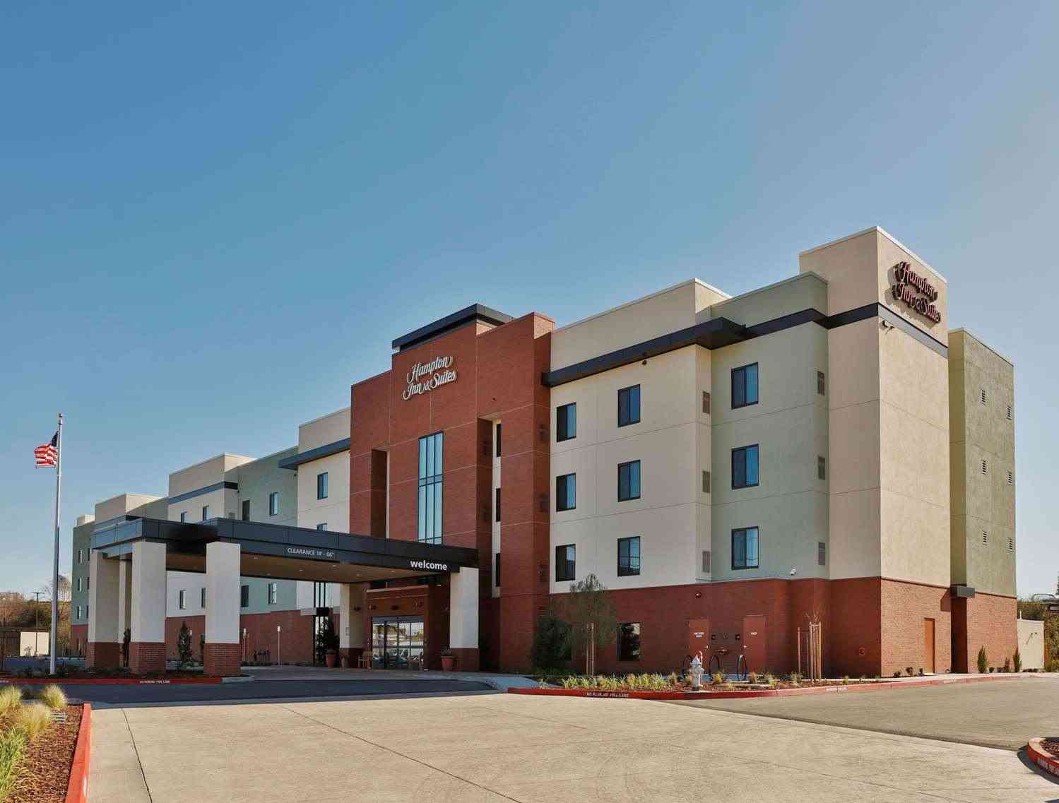 Hampton Inn & Suites Sacramento at CSUS in Sacramento, CA