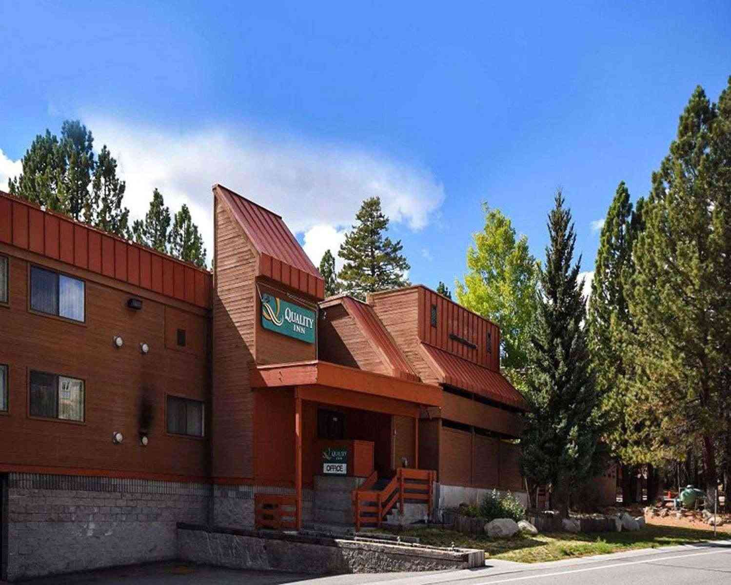 Quality Inn near Mammoth Mountain Ski Resort in Mammoth Lakes, CA