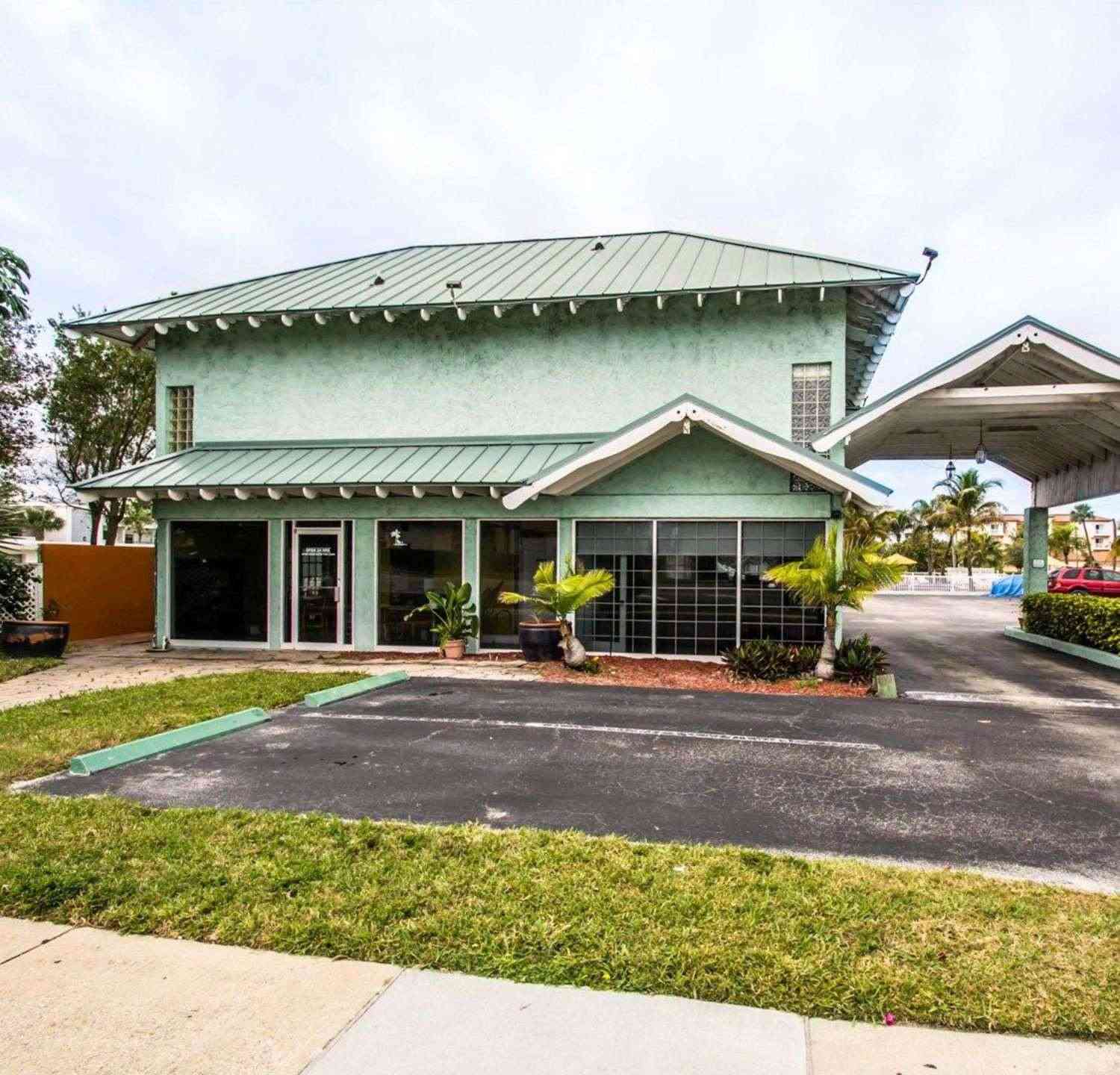 Econo Lodge Cocoa Beach - near the Port in Cocoa Beach, FL