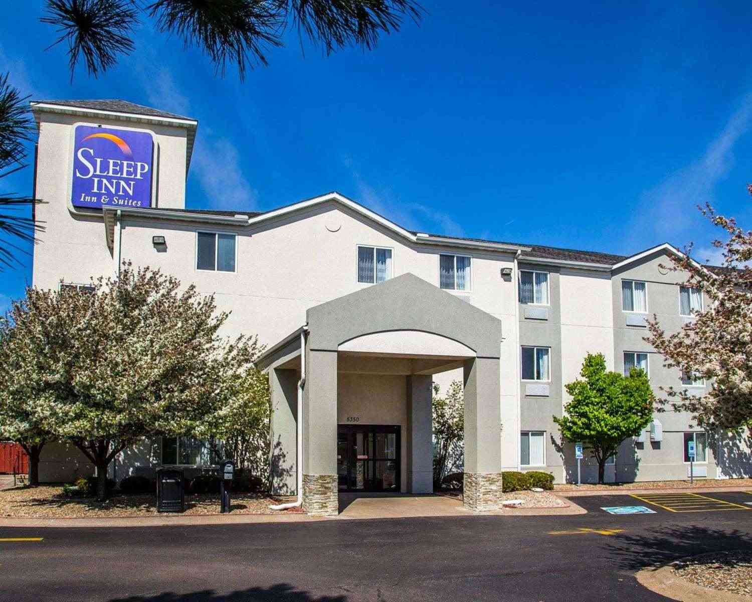 Sleep Inn and Suites Davenport - Quad Cities in Davenport, IA