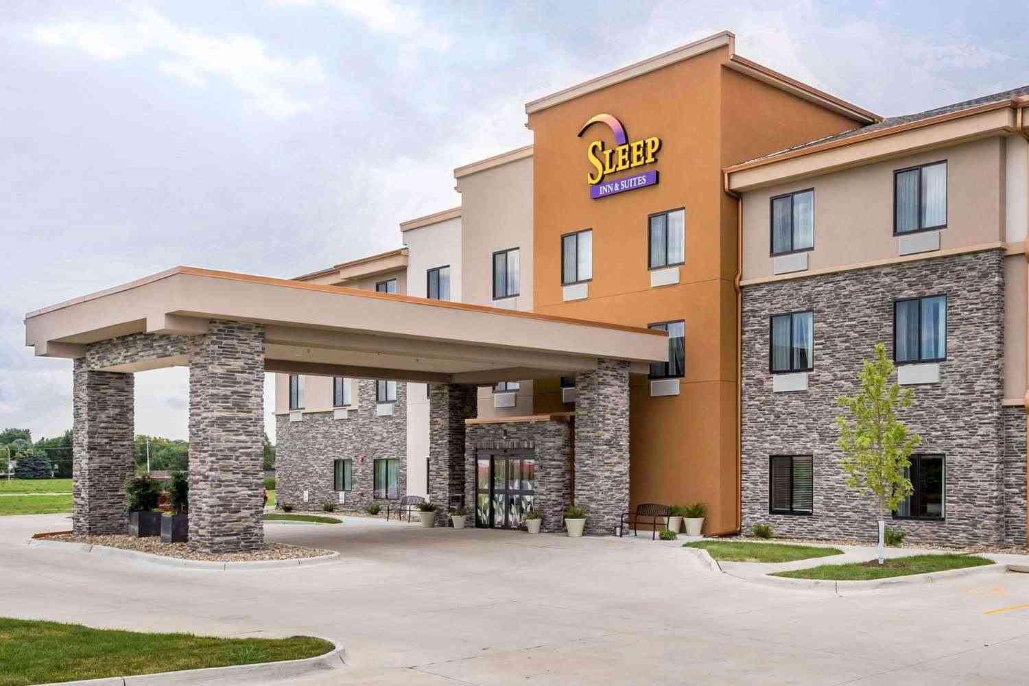 Sleep Inn and Suites West Des Moines near Jordan C in West Des Moines, IA