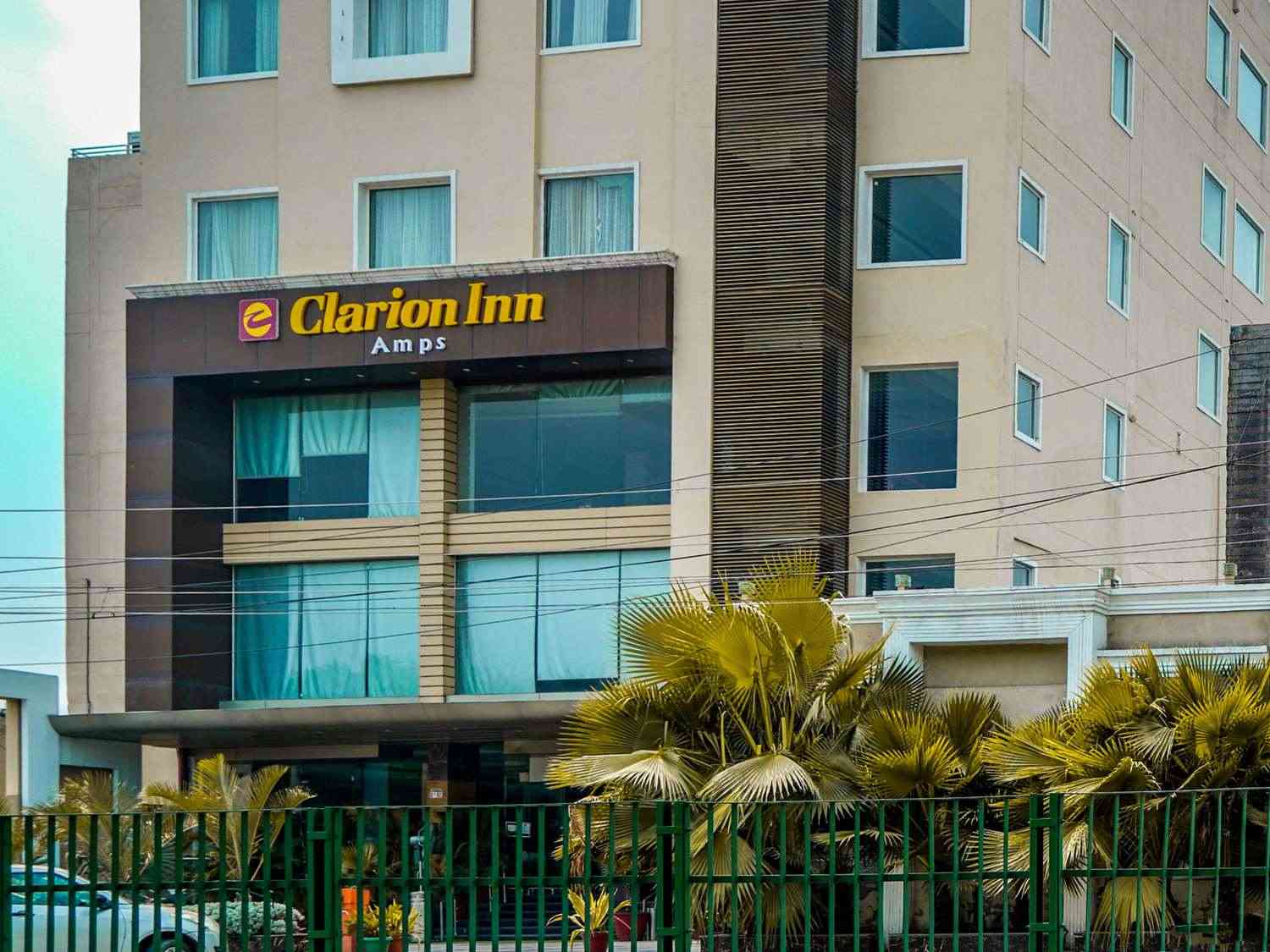 Clarion Inn Amps in Patiala, IN