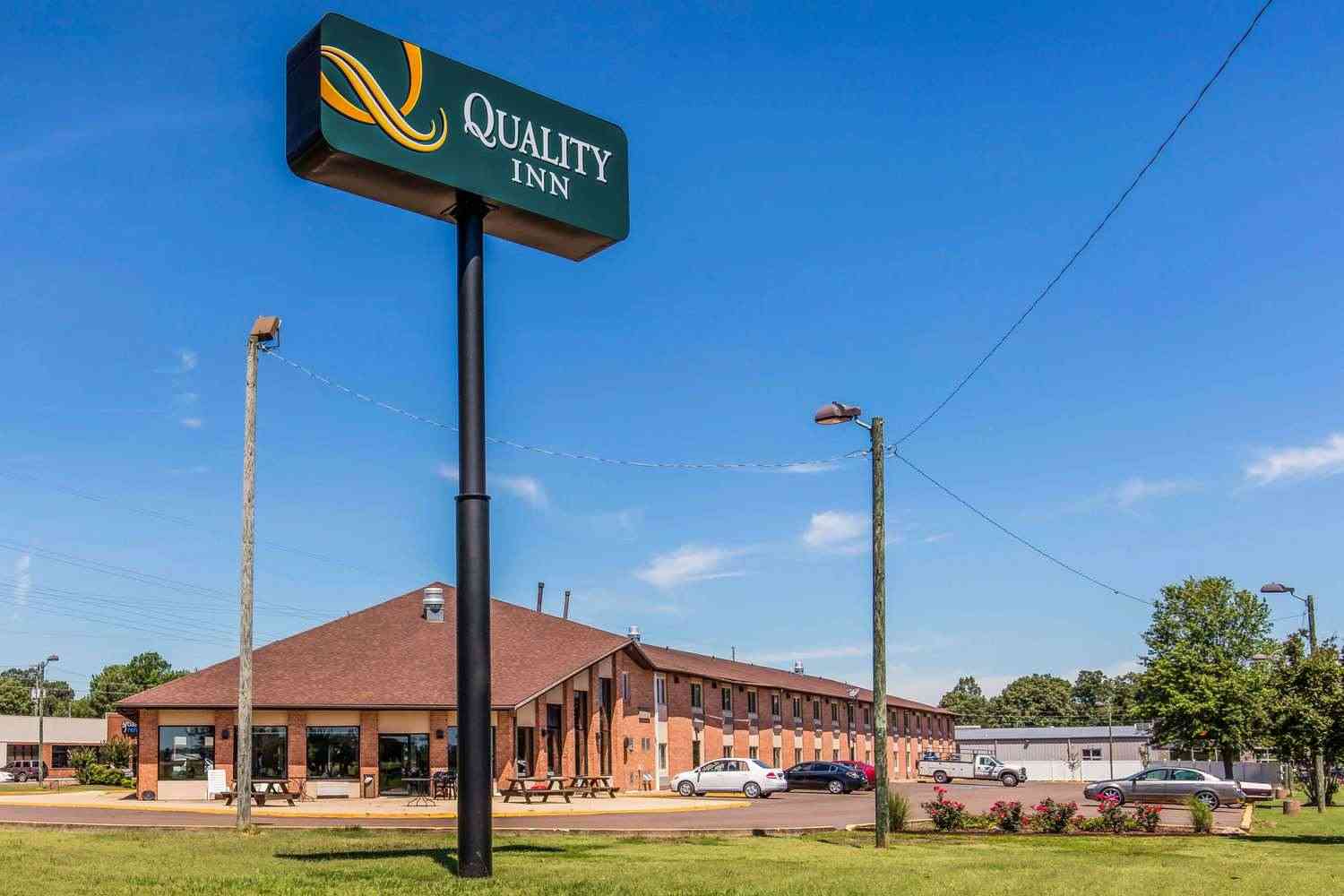 Quality Inn Batesville in Batesville, MS