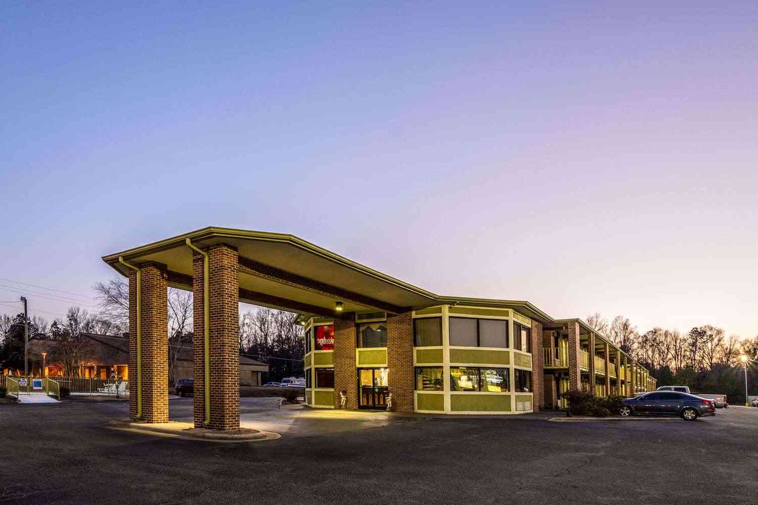 Econo Lodge Whiteville in Whiteville, NC