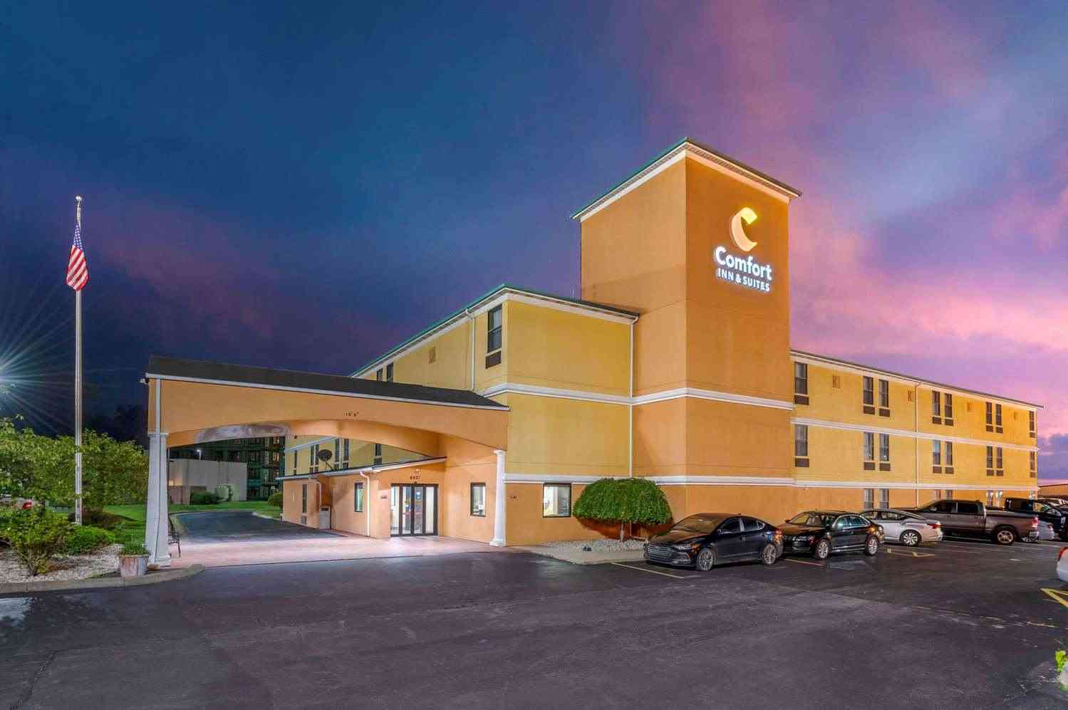 Comfort Inn & Suites Cincinnati Eastgate in Cincinnati, OH