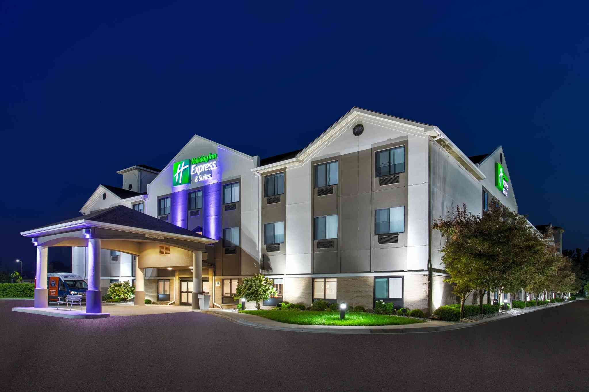 Holiday Inn Express Hotel & Suites Belleville (Airport Area) in Belleville, MI