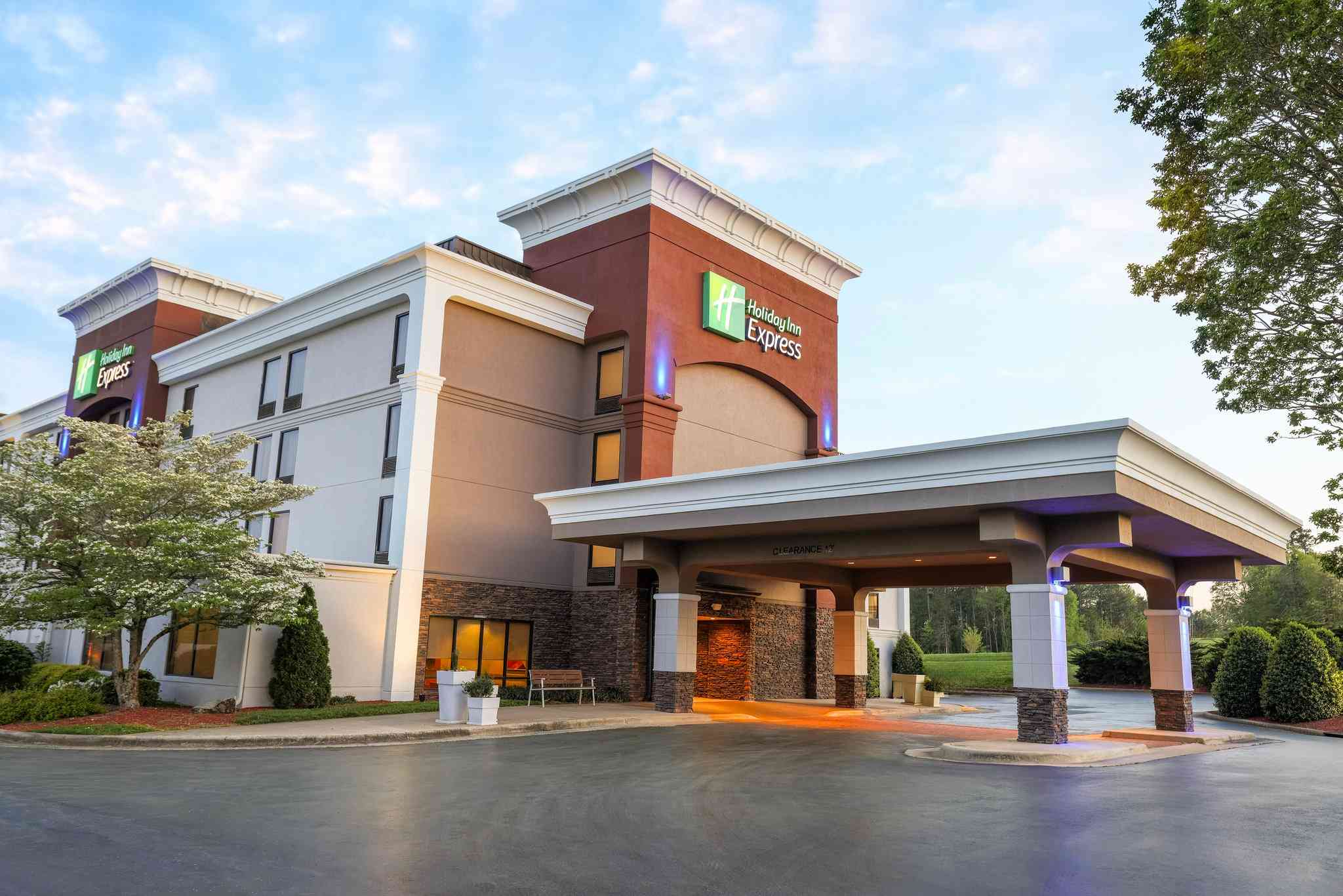 Holiday Inn Express Burlington in Burlington, NC