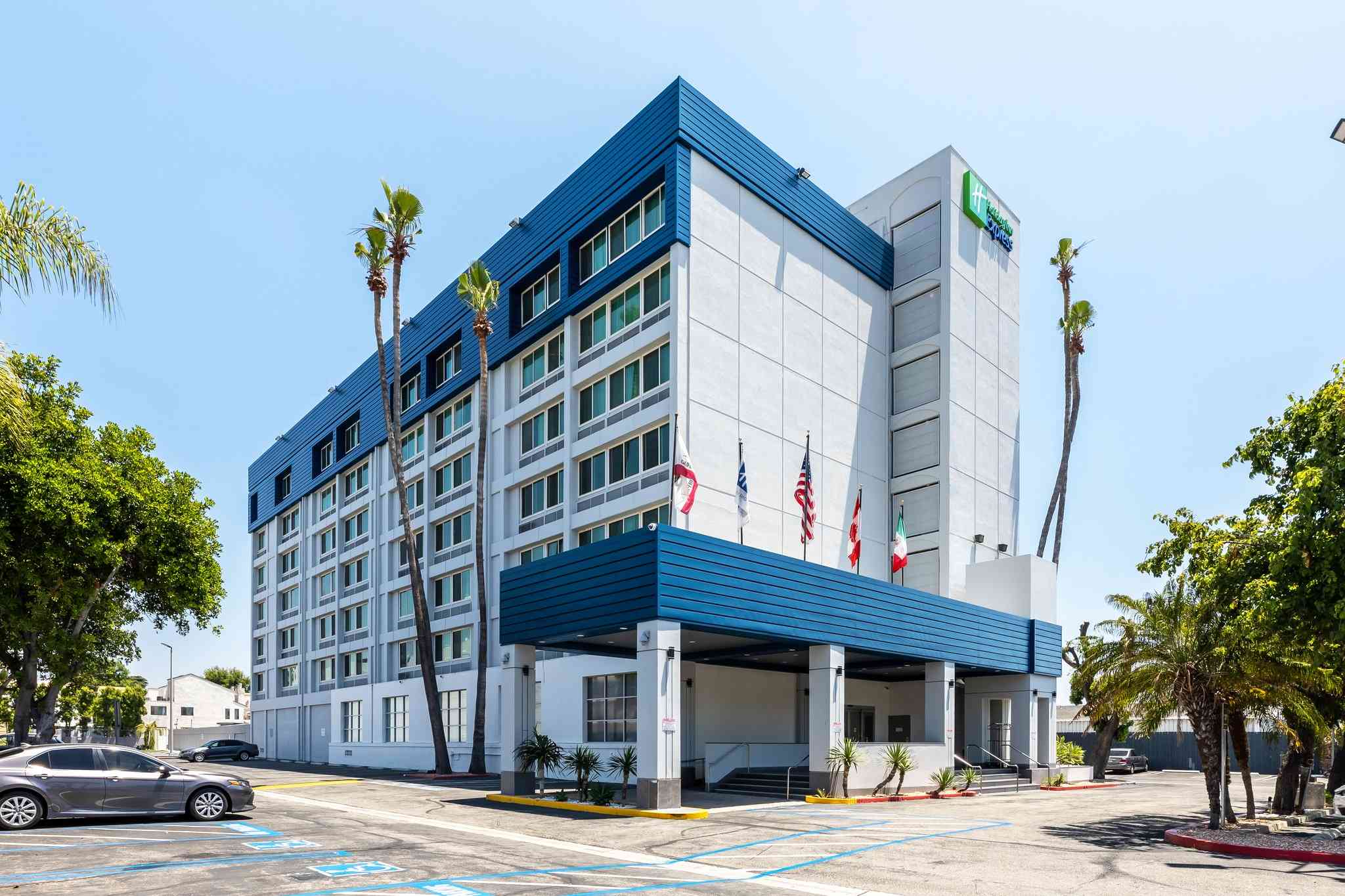 Holiday Inn Express Hotel Van Nuys in Ван Найс, CA