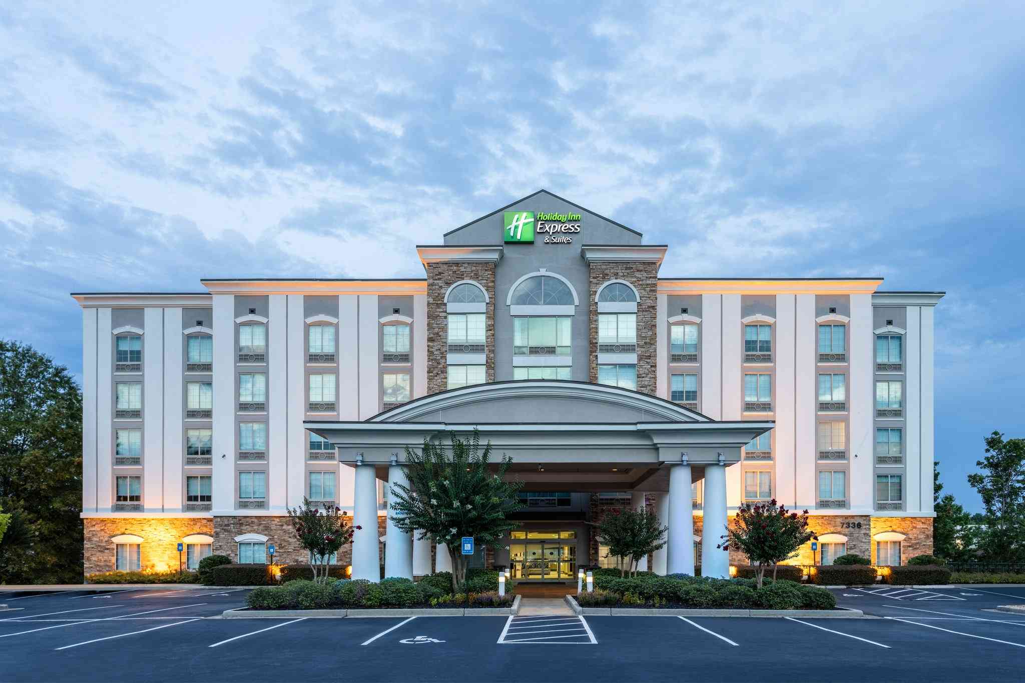 Holiday Inn Express Hotel & Suites Columbus at Northlake in Colombo, GA