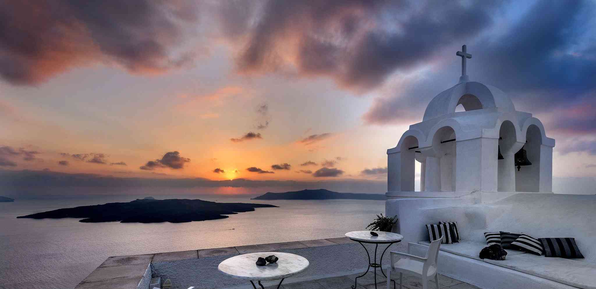 Aigialos Hotel in Santorini, GR