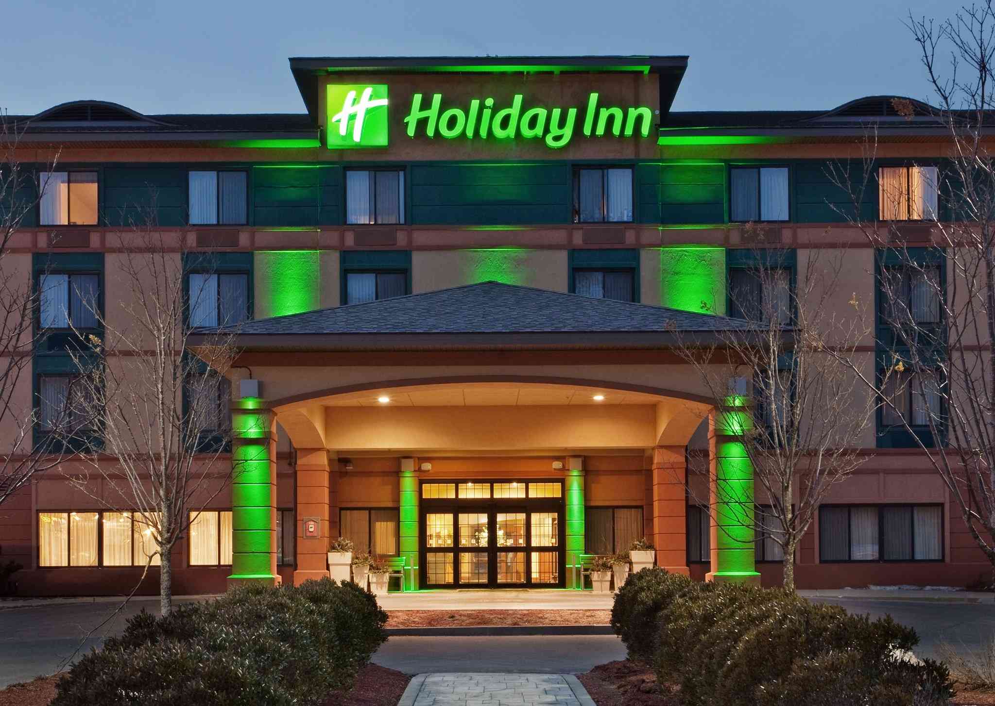 Holiday Inn Manchester Airport in Манчестер, NH