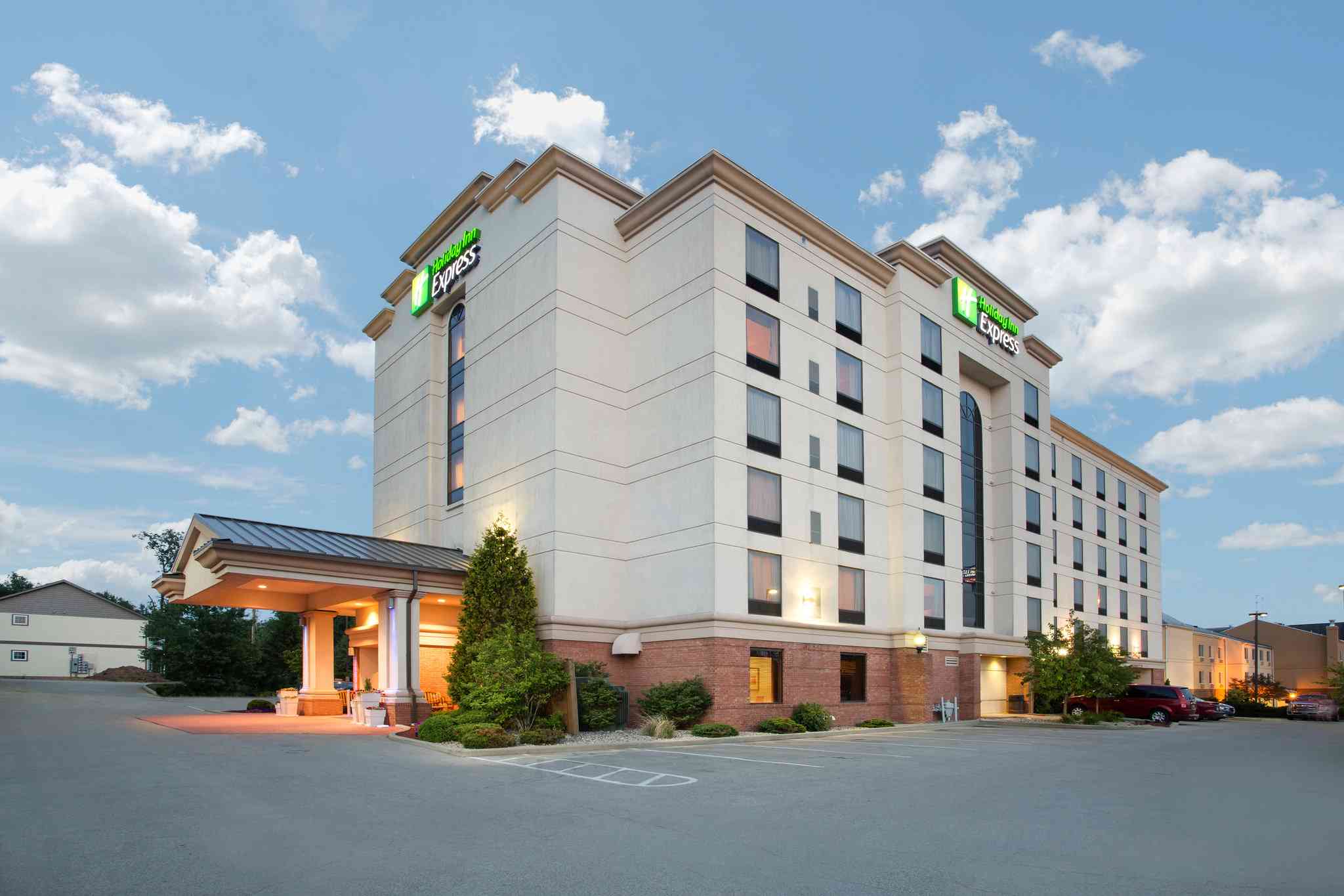 Holiday Inn Express Hotel & Suites Bloomington in Bloomington, IN