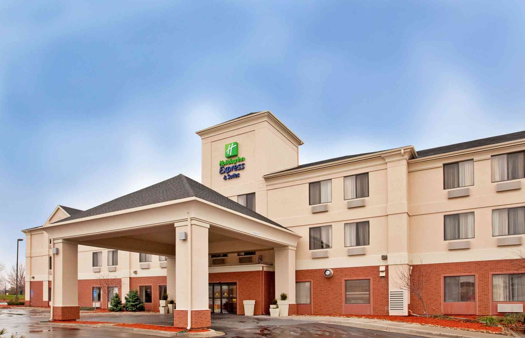 Holiday Inn Express & Suites Kansas City-Liberty (Hwy 152) in Kansas City, MO