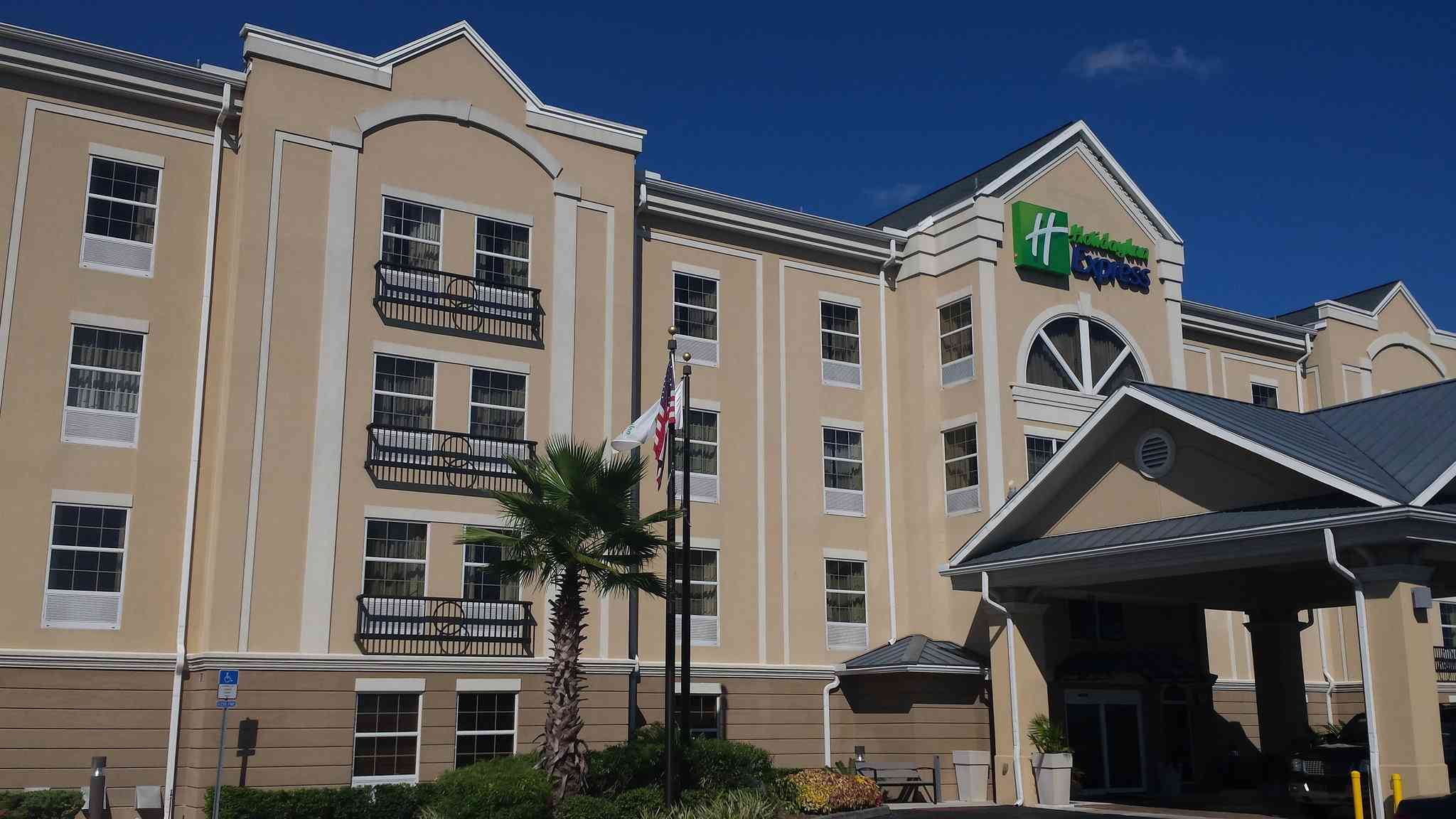 Holiday Inn Express & Suites - Jacksonville East in Jacksonville, FL