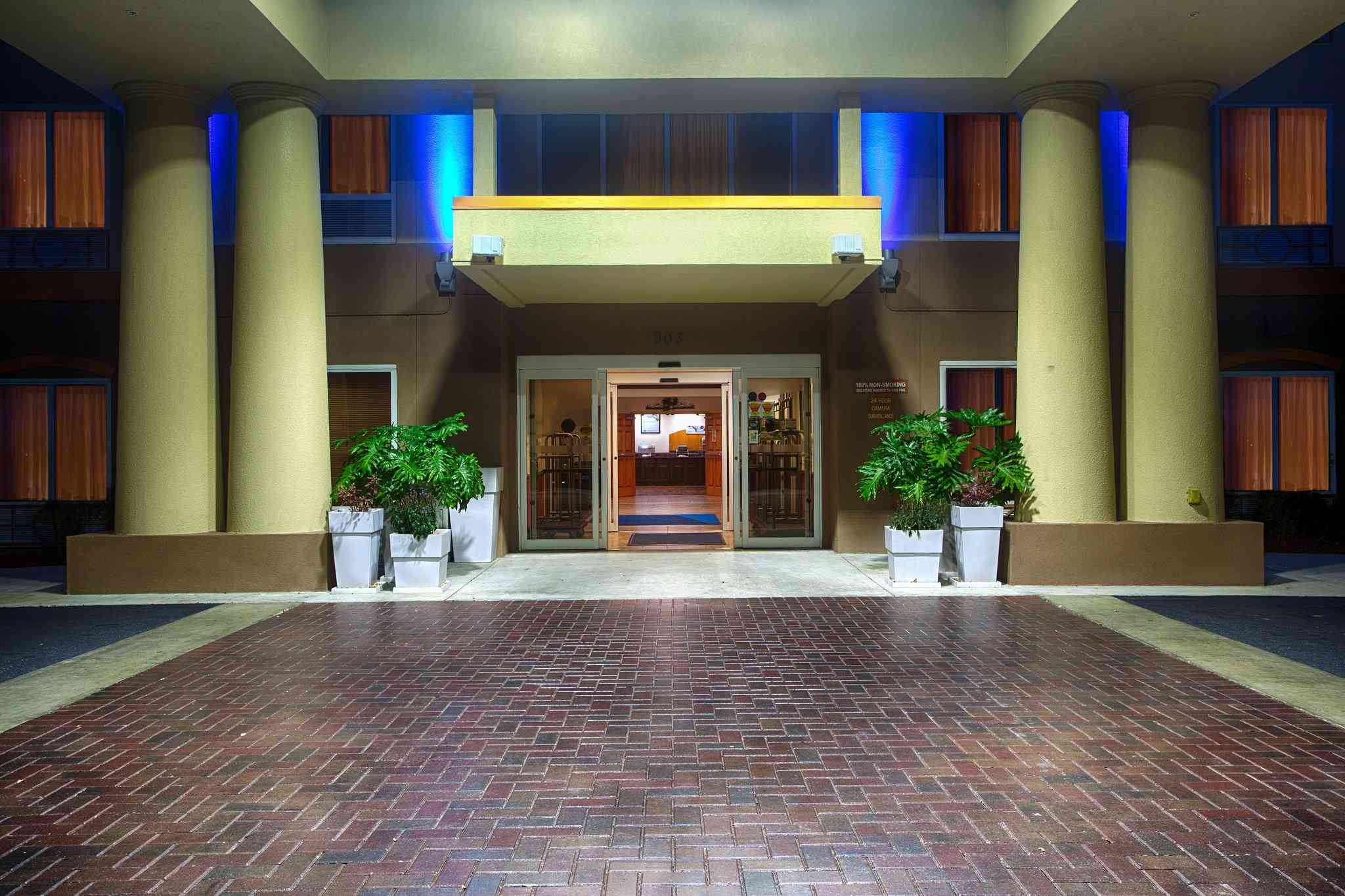 Holiday Inn Express Hotel & Suites Inverness in Lecanto, FL