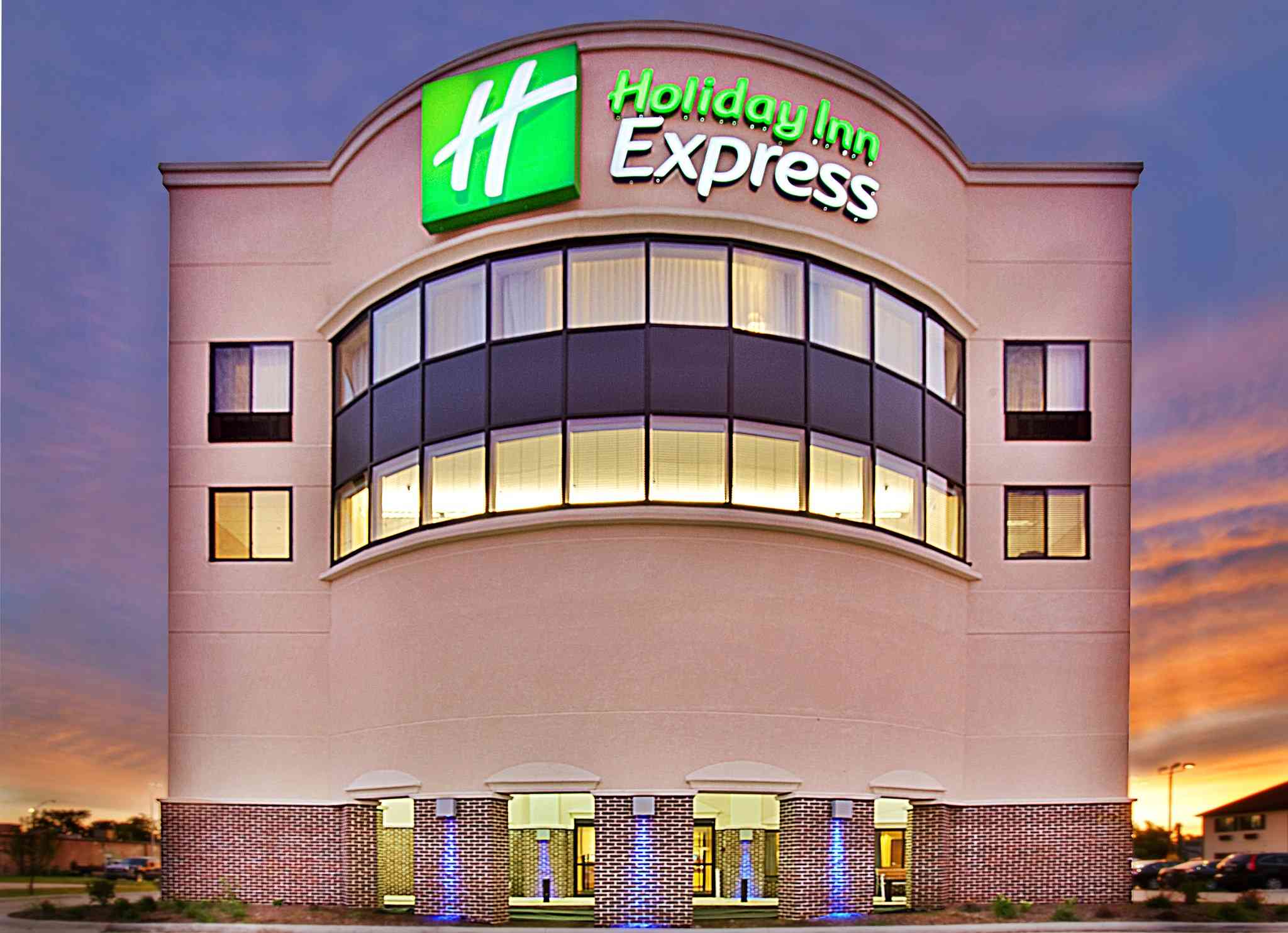 Holiday Inn Express Waterloo-Cedar Falls in Waterloo, IA