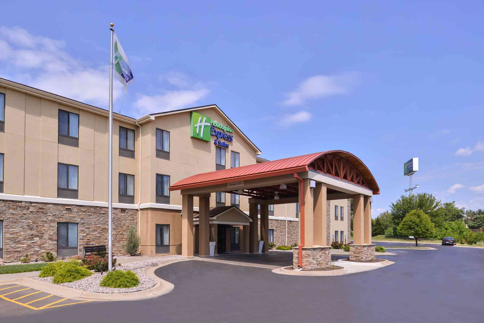 Holiday Inn Express Hotel & Suites Topeka West I-70 Wanamaker in Topeka, KS