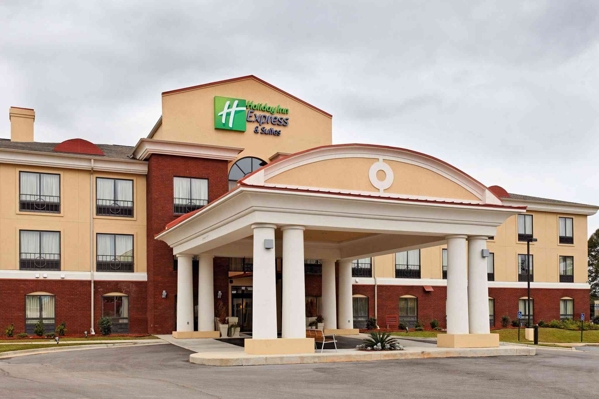 Holiday Inn Express Hotel & Suites Andalusia in 安達盧西亞, AL