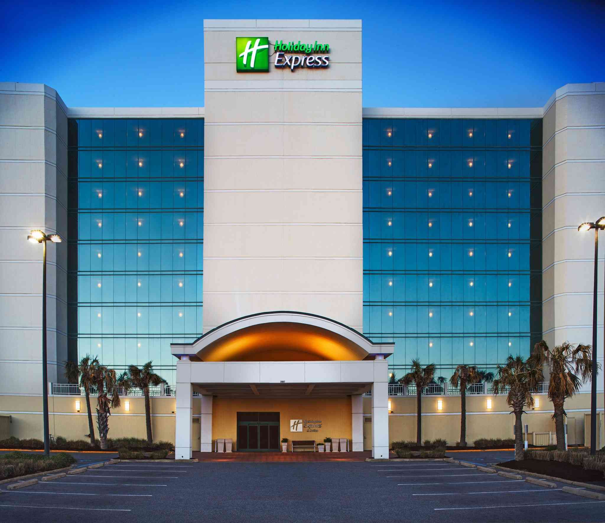 Holiday Inn Express Hotel & Suites VA Beach Oceanfront in Virginia Beach, VA