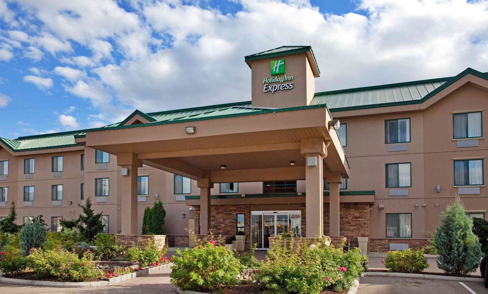 Holiday Inn Express Hotel & Suites Vernon in Vernon, BC