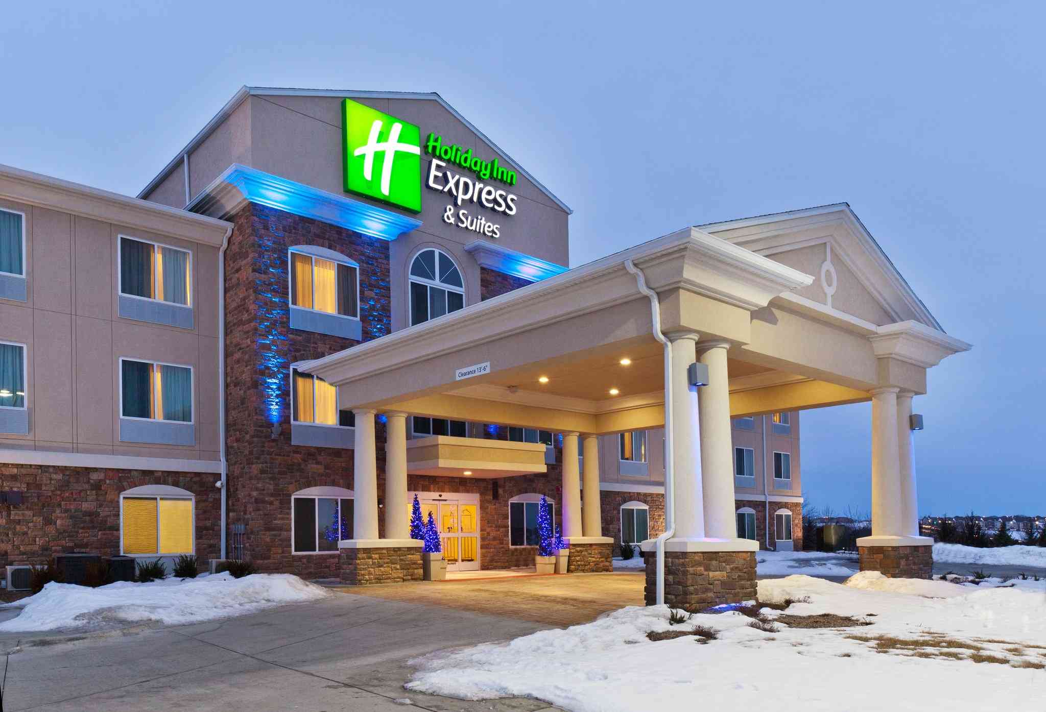 Holiday Inn Express & Suites Omaha I-80 in 그레트나, NE