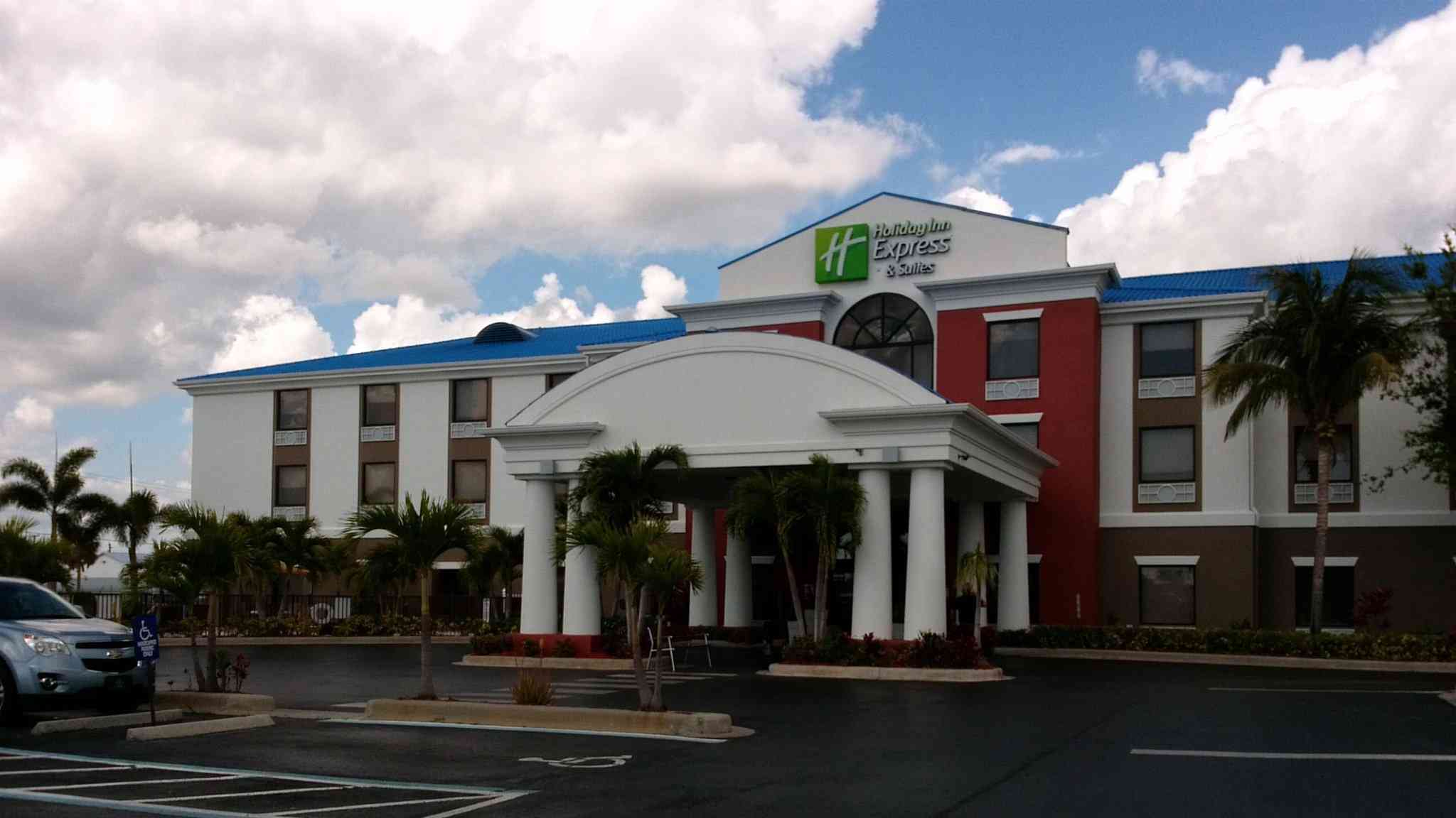 Holiday Inn Express Hotel & Suites Lake Okeechobee in Okeechobee, FL