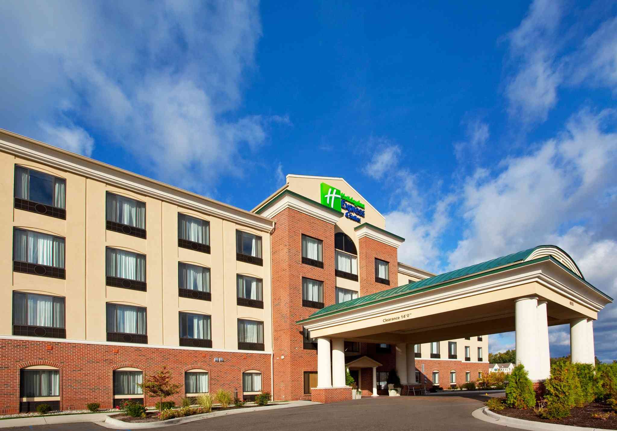 Holiday Inn Express Hotel & Suites Detroit - Utica in 유티카, MI