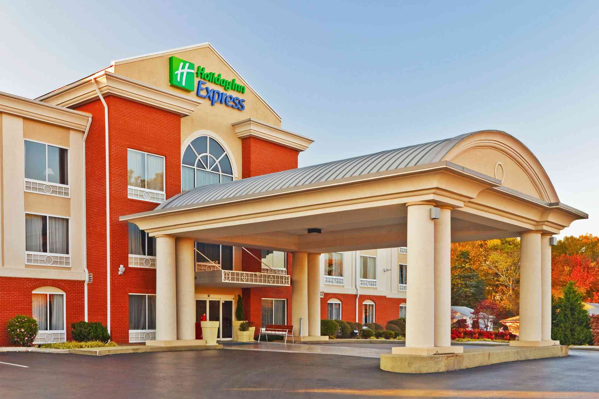 Holiday Inn Express Hotel & Suites Chattanooga (East Ridge) in Чаттануга, TN