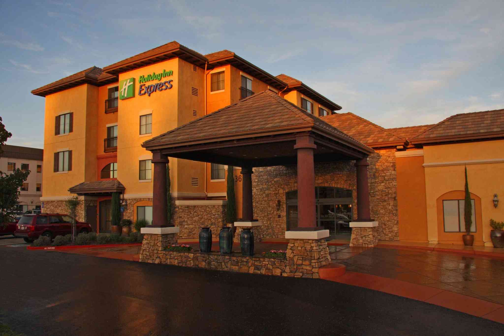 Holiday Inn Express Hotel & Suites El Dorado Hills in El Dorado Hills, CA