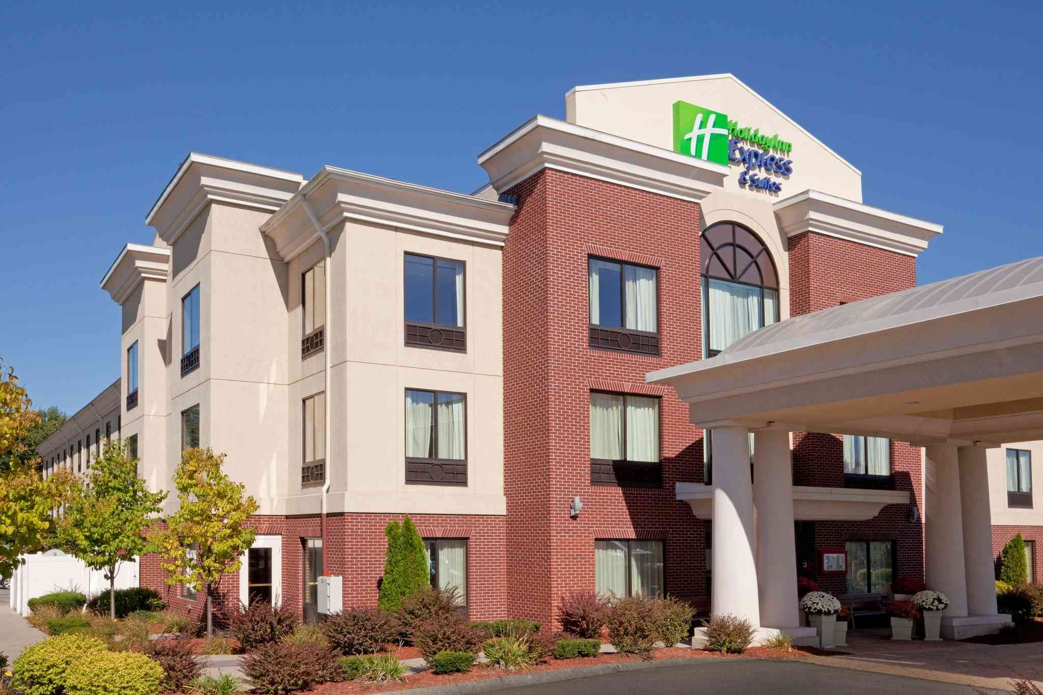 Holiday Inn Express & Suites Manchester-Airport in 맨체스터, NH