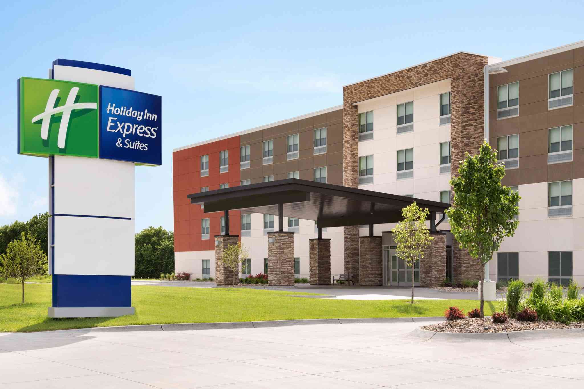 Holiday Inn Express & Suites Savannah N - Port Wentworth in Port Wentworth, GA