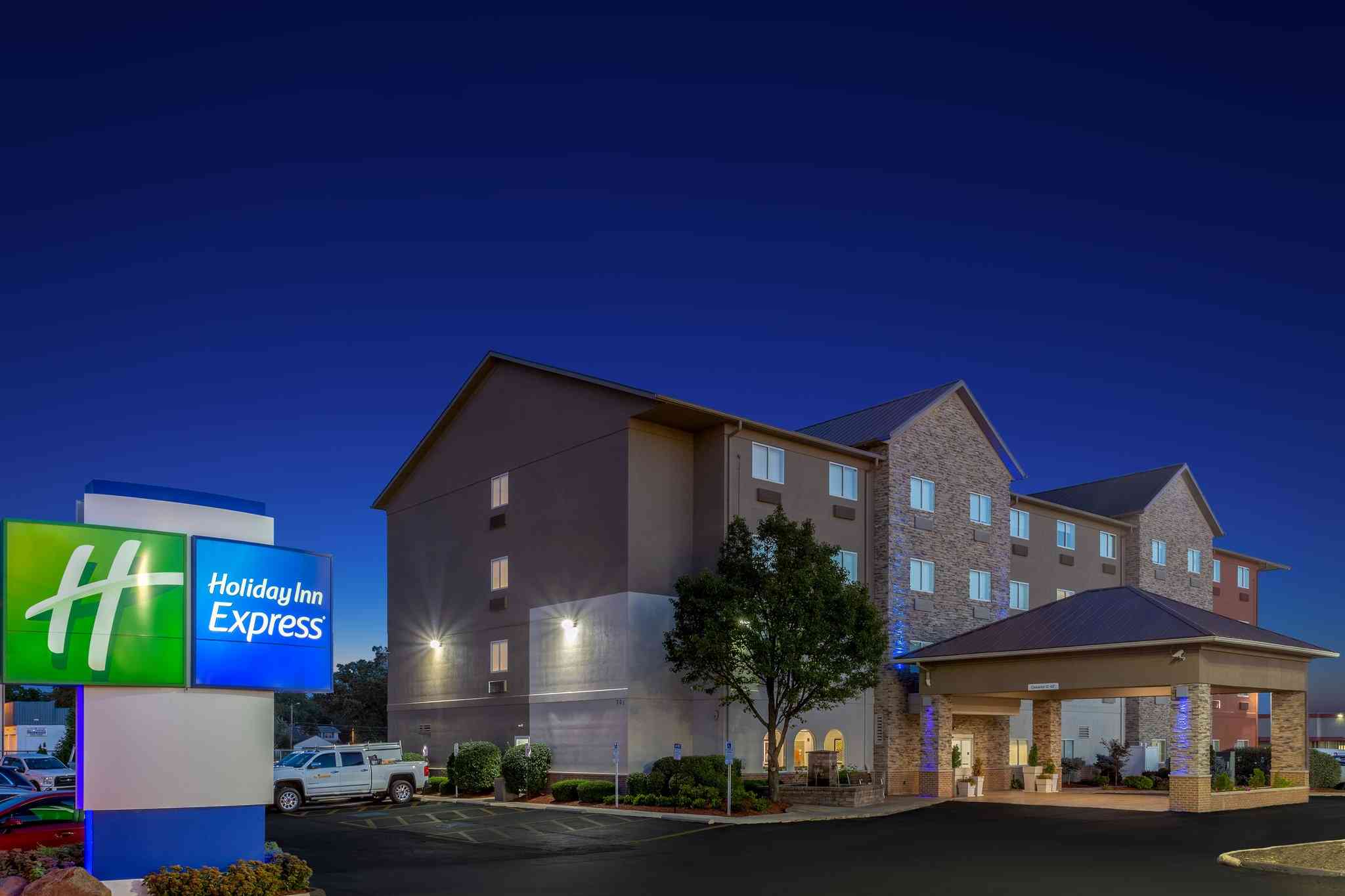 Holiday Inn Express Hotel & Suites Ex I-71/Oh State Fair/Expo Ctr in Columbus, OH