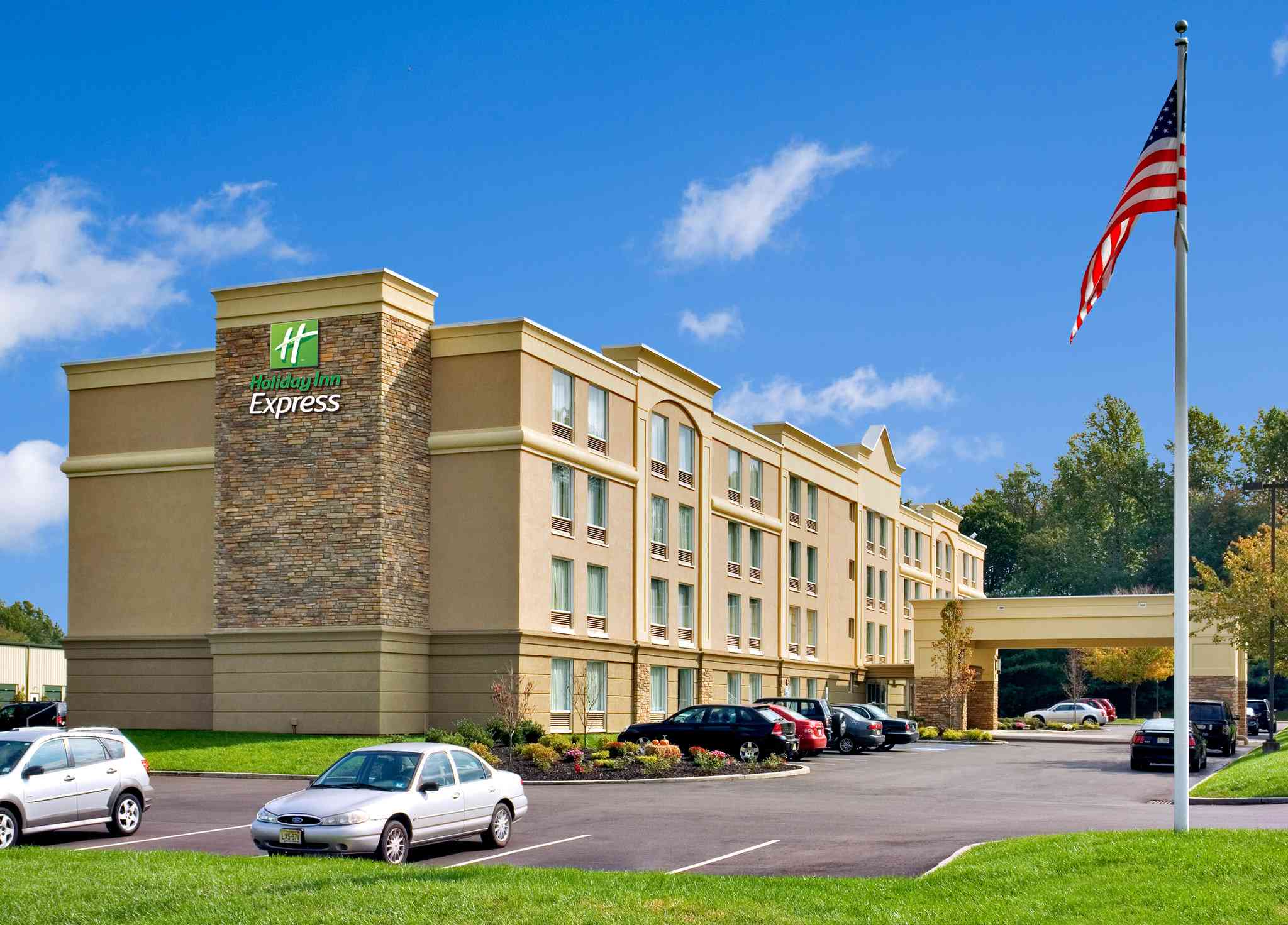 Holiday Inn Express & Suites West Long Branch - Eatontown in Lång gren, NJ