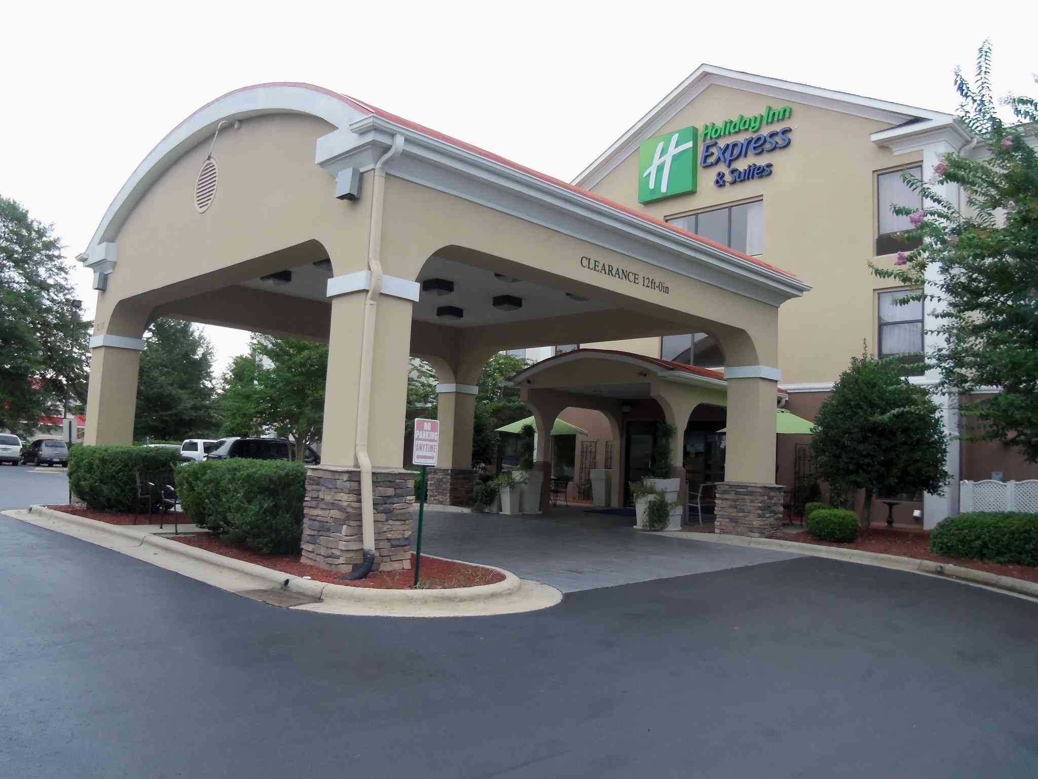 Holiday Inn Express Hotel & Suites Sanford in 桑福德, NC