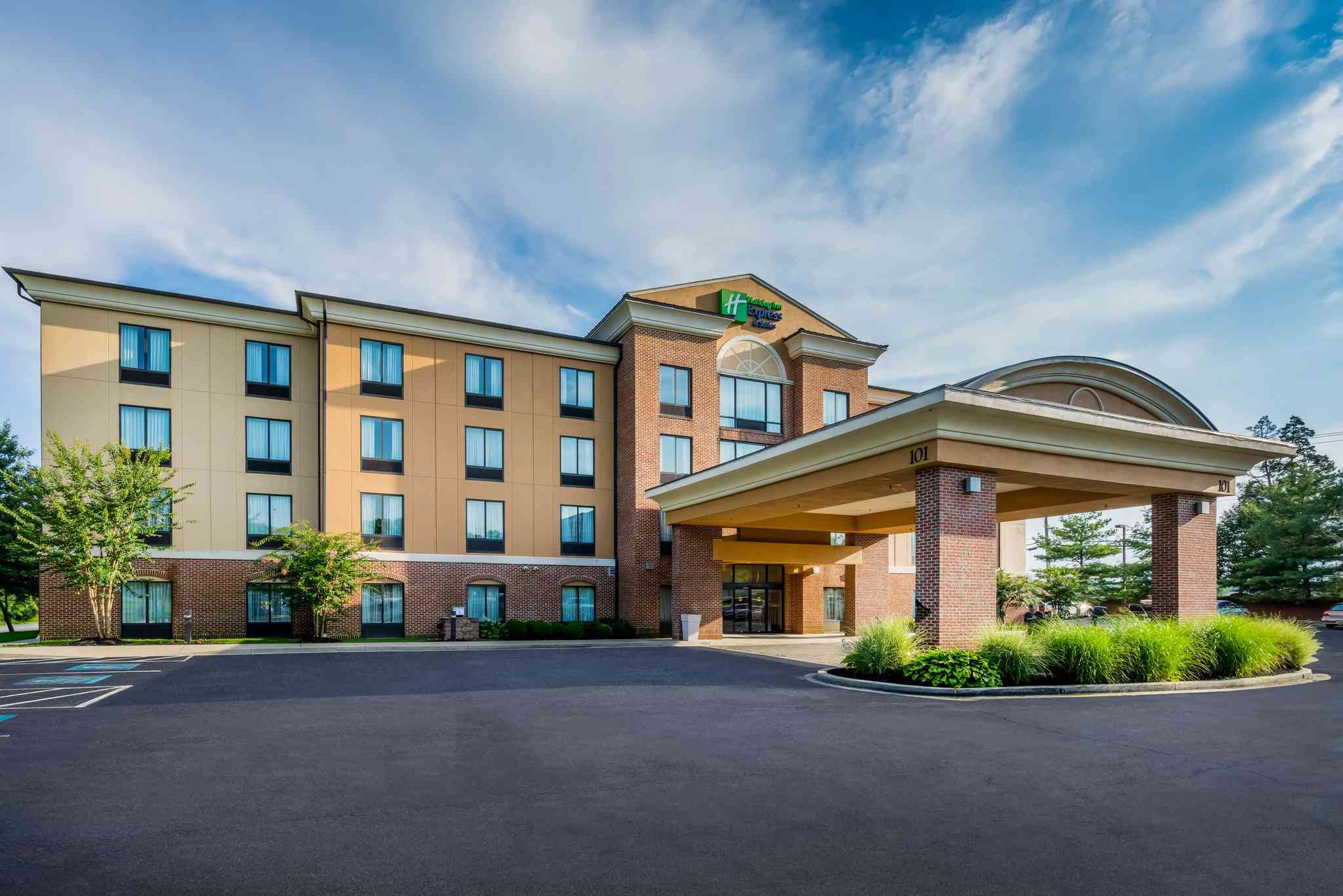 Holiday Inn Express Hotel & Suites North East in North East, MD