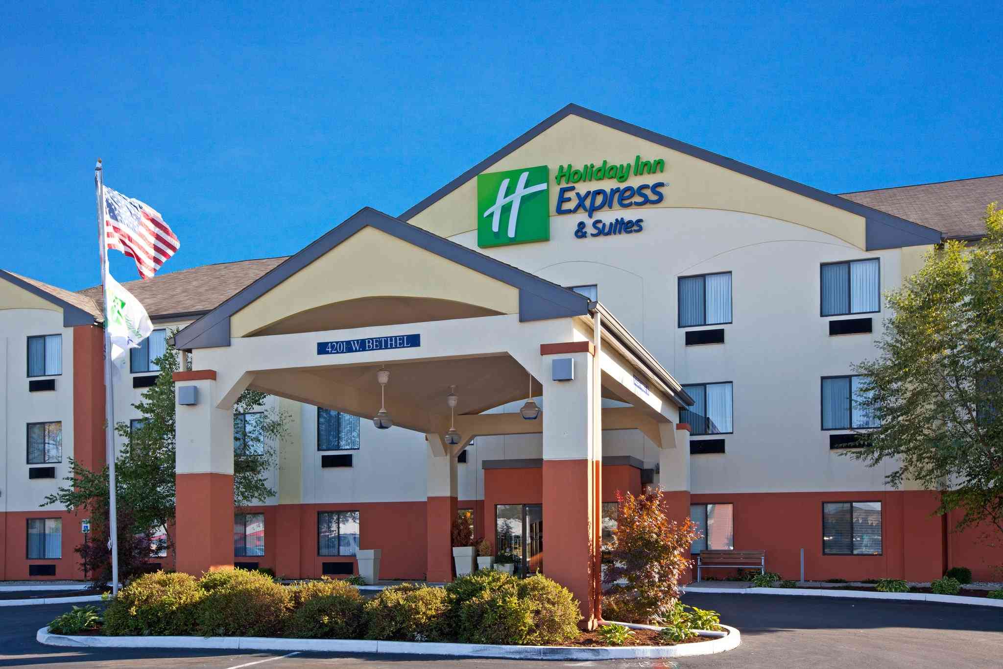 Holiday Inn Express Hotel & Suites Muncie in Muncie, IN