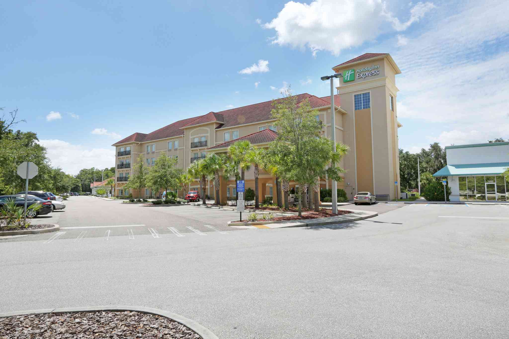 Holiday Inn Express Tampa North I-75 - University Area in แทมปา, FL