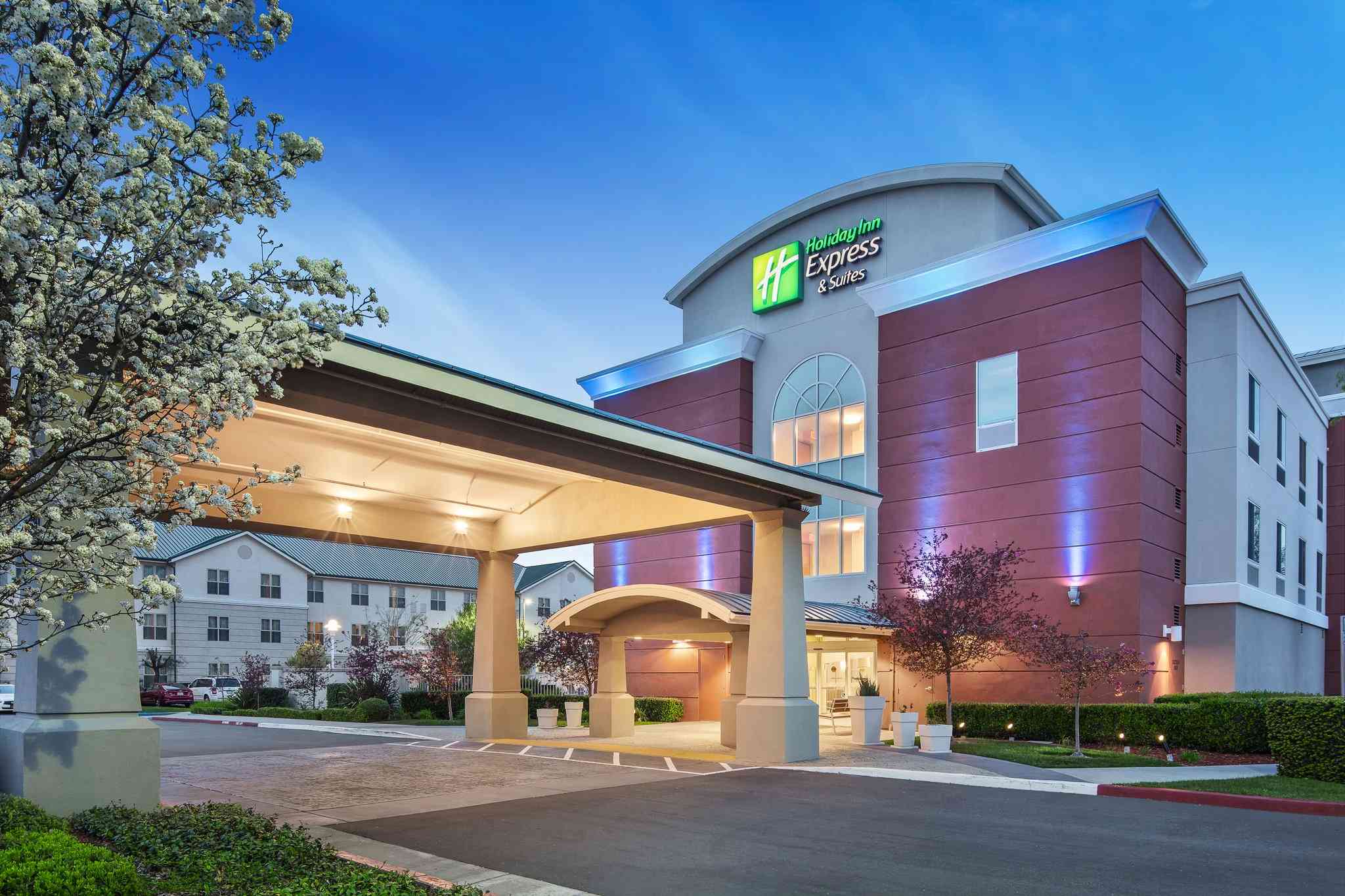 Holiday Inn Express & Suites Sacramento Airport Natomas in Сакраменто, CA