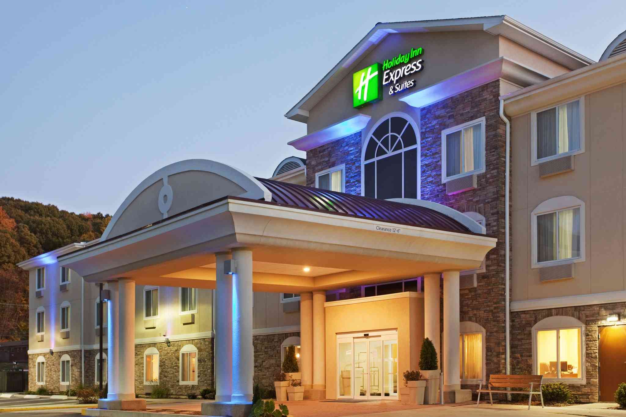 Holiday Inn Express Hotel & Suites - Meriden in Meriden, CT