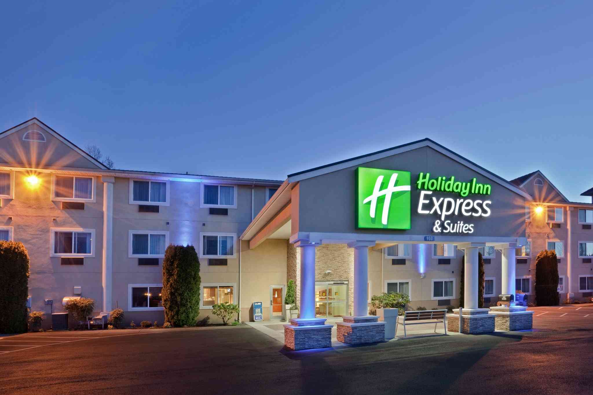 Holiday Inn Express Hotel & Suites Burlington in Burlington, WA