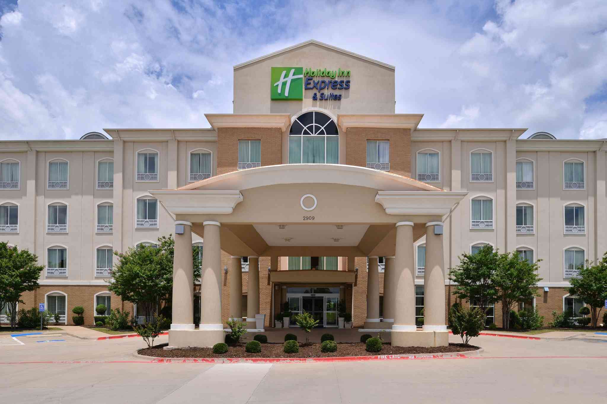 Holiday Inn Express & Suites Sherman Hwy 75 in Sherman, TX