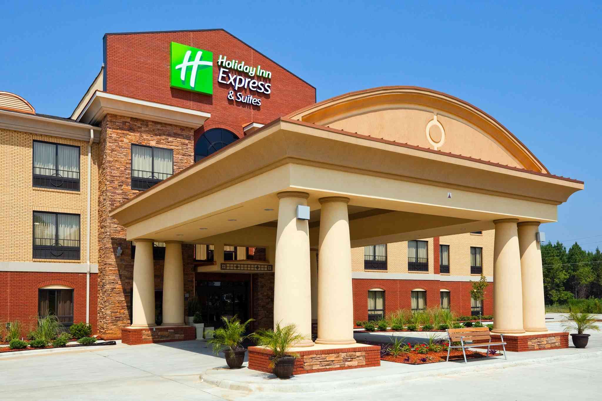 Holiday Inn Express Hotel & Suites Greenville in greenville, AL