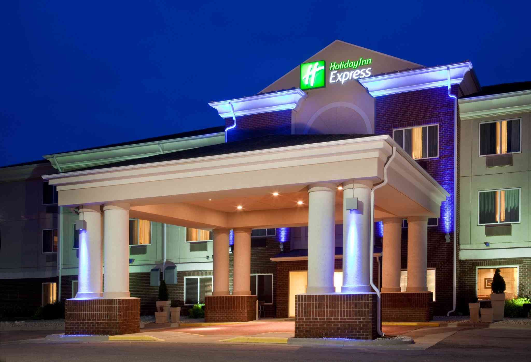 Holiday Inn Express Hotel & Suites Vermillion in Vermillion, SD